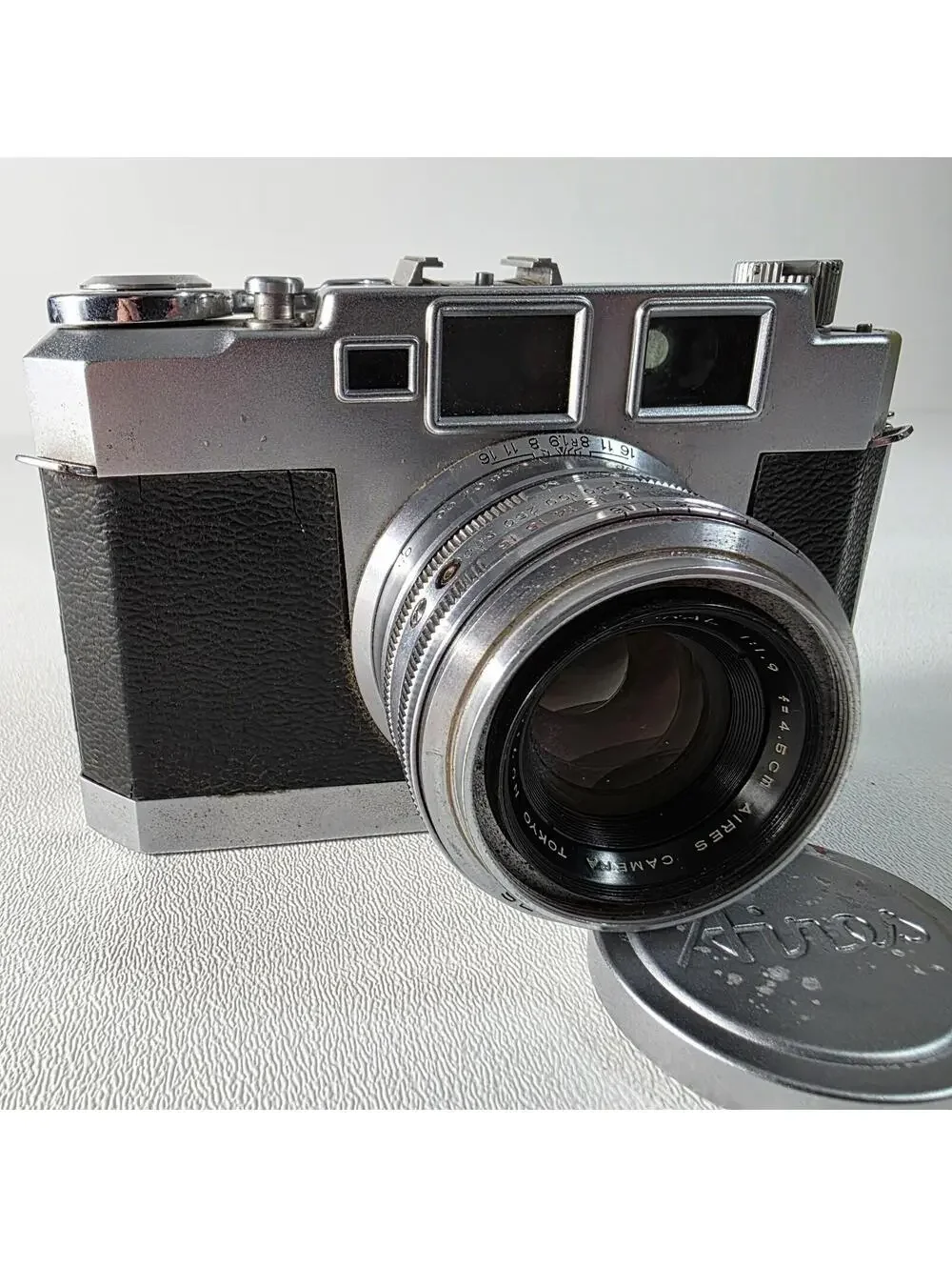 Aires 35 III L - H Coral 4.5cm f1.9 Film Camera For PARTS/REPAIR - AS IS